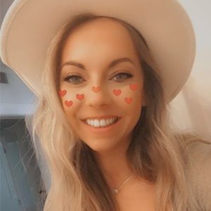 Meet your Posher, Marissa